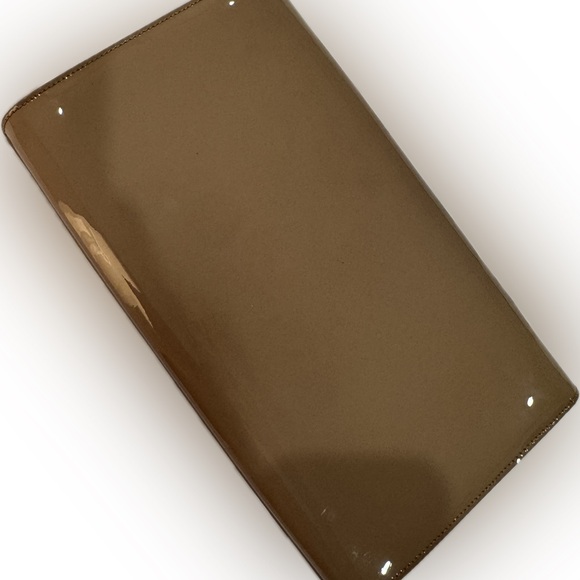 Yves Saint Laurent Beige Patent Clutch - Picture 5 of 6